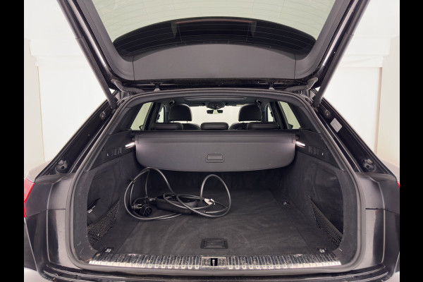 Audi e-tron 55 quattro S edition 95 kWh [3-Fase-11kW] {SoH-92%} (INCL-BTW) *PANO | LEATHER | BANG&OLUFSEN | ADAPTIVE-CRUISE | MEMORY-PACK | FULL-LED | DIGI-COCKPIT | KEYLESS | TOPVIEW | HEATED-SPORTSEATS | DAB+ | AMBIENT-LIGHT | 21''ALU*