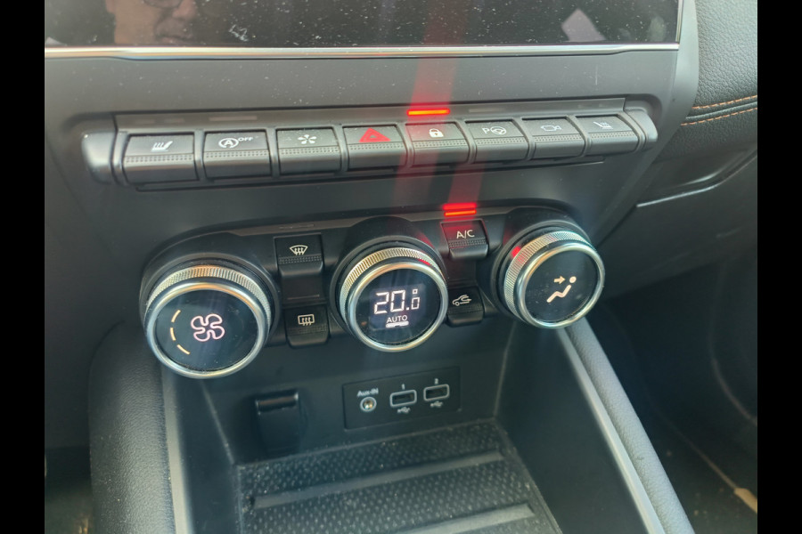 Renault Captur 1.3 TCe 130 Initiale Paris uit 2020 Rijklaar + 12 maanden Bovag-garantie Henk Jongen Auto's in Helmond,  al 50 jaar service zoals 't hoort!