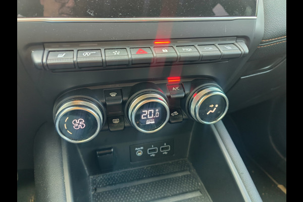 Renault Captur 1.3 TCe 130 Initiale Paris uit 2020 Rijklaar + 12 maanden Bovag-garantie Henk Jongen Auto's in Helmond,  al 50 jaar service zoals 't hoort!