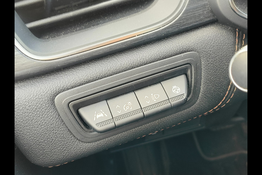Renault Captur 1.3 TCe 130 Initiale Paris uit 2020 Rijklaar + 12 maanden Bovag-garantie Henk Jongen Auto's in Helmond,  al 50 jaar service zoals 't hoort!