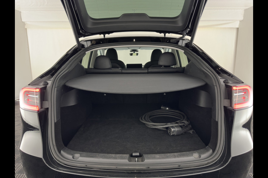 Tesla Model Y RWD 58 kWh [3-Fase-11kW] {SoH-89%} (INCL-BTW) Aut. *PANO | AUTO-PILOT | LEATHER | NAVI-FULLMAP | MATRIX-LED | KEYLESS | CAMERA | DAB+ | HEATED-COMFORTSEATS | PRIVACYGLASS | TOPVIEW | TOWBAR | 20''ALU*