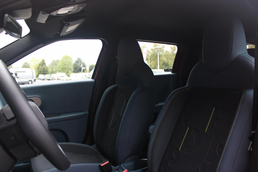 Fiat Grande Panda RED 113PK 11 kW 44 kWh | 3-FASE | APPLE CARPLAY/ANDROID AUTO | CRUISE CONTROL | AIRCO | PARKEERSENSOREN ACHTER | LED KOPLAMPEN | SPORTIEVE VELGEN 16" | DAB+ RADIO | DIGITAAL DASHBOARD | ELEKTRISCHE RAMEN VOOR / ACHTER |