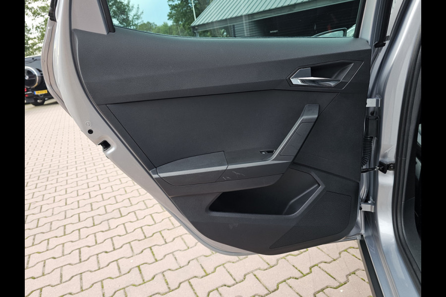 Seat Arona 1.0 TSI Style Business Intense | Automaat | LED | Trekhaak | Climatronic | Keyless | PDC | Full Link |
