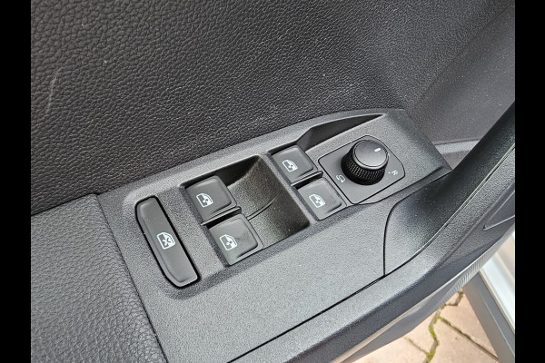 Seat Arona 1.0 TSI Style Business Intense | Automaat | LED | Trekhaak | Climatronic | Keyless | PDC | Full Link |