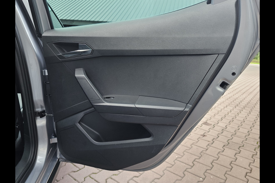 Seat Arona 1.0 TSI Style Business Intense | Automaat | LED | Trekhaak | Climatronic | Keyless | PDC | Full Link |