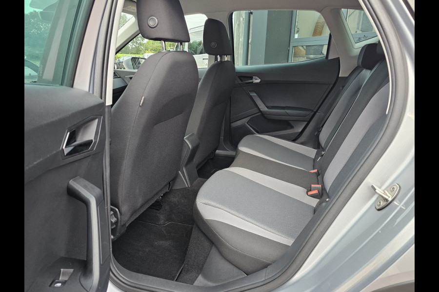 Seat Arona 1.0 TSI Style Business Intense | Automaat | LED | Trekhaak | Climatronic | Keyless | PDC | Full Link |