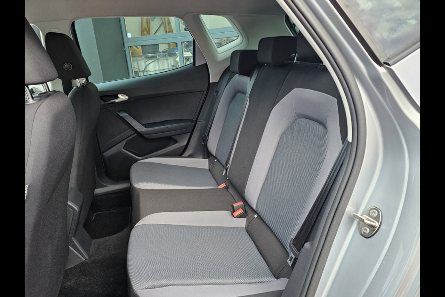 Seat Arona 1.0 TSI Style Business Intense | Automaat | LED | Trekhaak | Climatronic | Keyless | PDC | Full Link |
