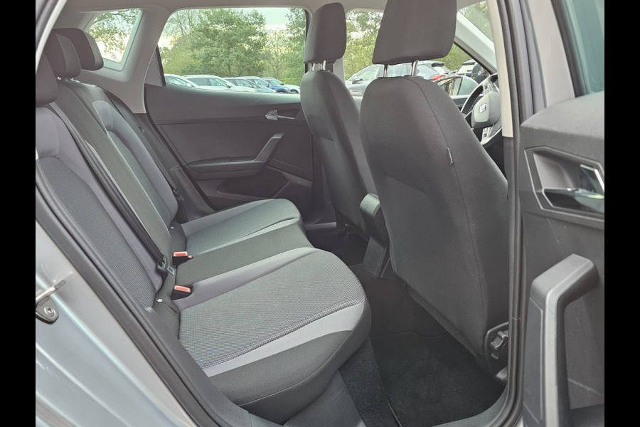 Seat Arona 1.0 TSI Style Business Intense | Automaat | LED | Trekhaak | Climatronic | Keyless | PDC | Full Link |