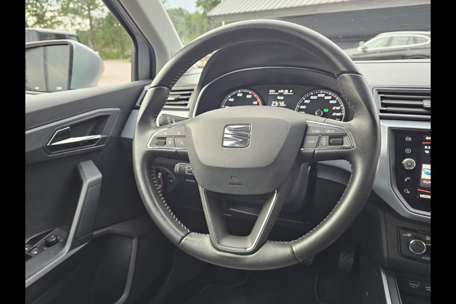 Seat Arona 1.0 TSI Style Business Intense | Automaat | LED | Trekhaak | Climatronic | Keyless | PDC | Full Link |