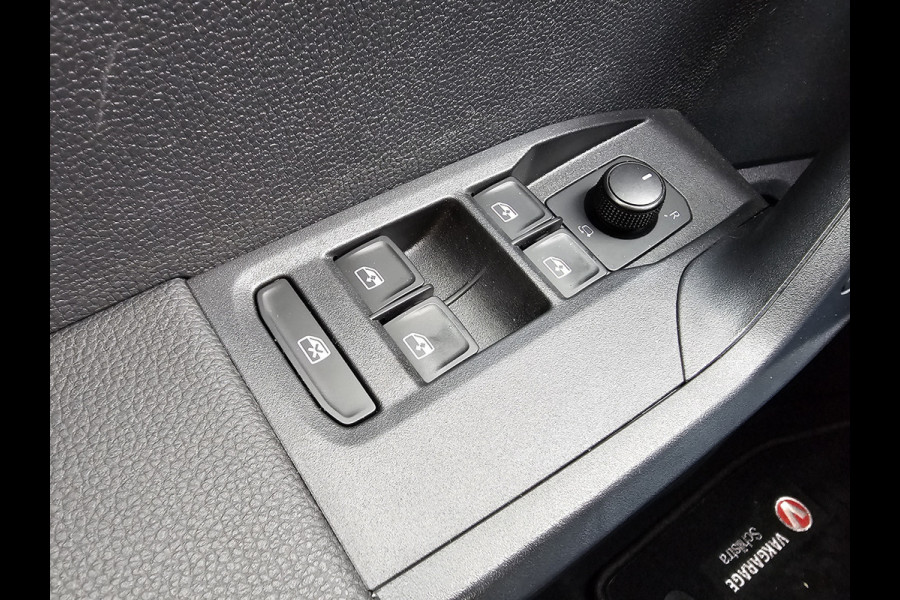 Seat Arona 1.0 TSI Style Business Intense | Automaat | LED | Trekhaak | Climatronic | Keyless | PDC | Full Link |