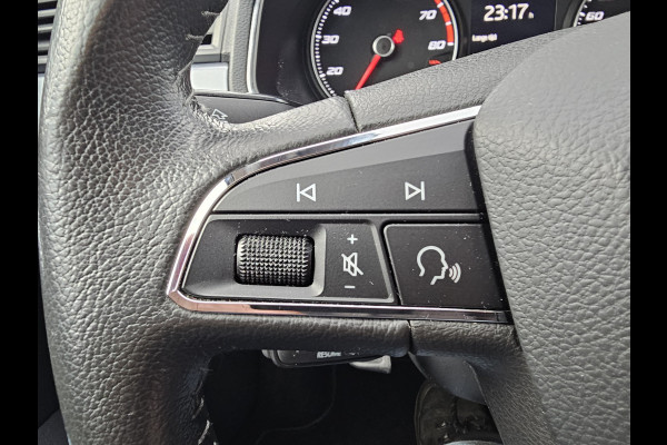 Seat Arona 1.0 TSI Style Business Intense | Automaat | LED | Trekhaak | Climatronic | Keyless | PDC | Full Link |