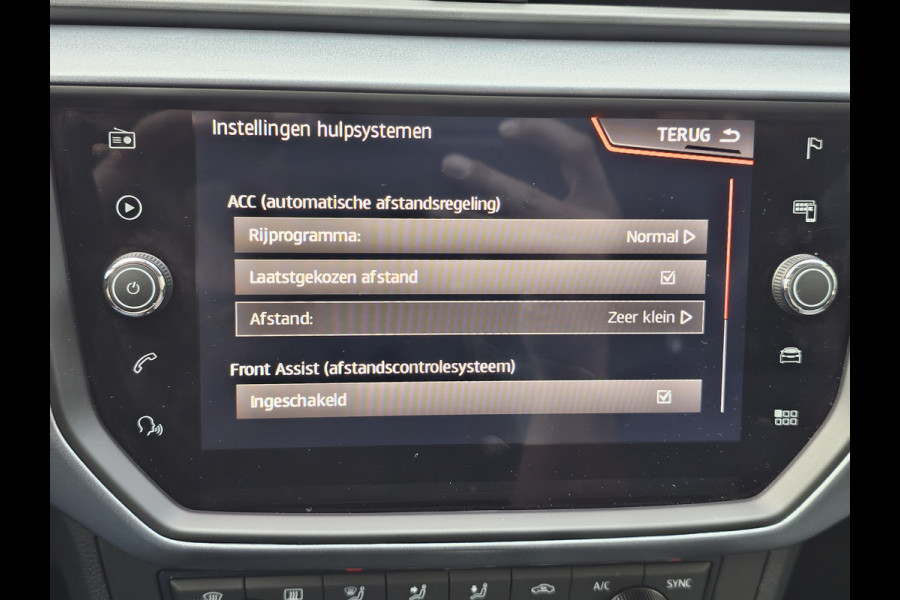 Seat Arona 1.0 TSI Style Business Intense | Automaat | LED | Trekhaak | Climatronic | Keyless | PDC | Full Link |