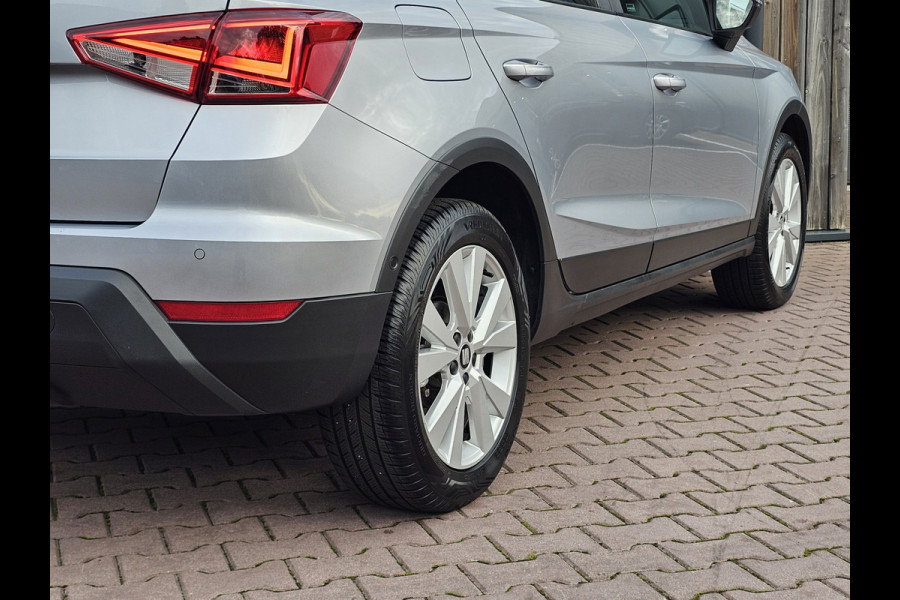 Seat Arona 1.0 TSI Style Business Intense | Automaat | LED | Trekhaak | Climatronic | Keyless | PDC | Full Link |