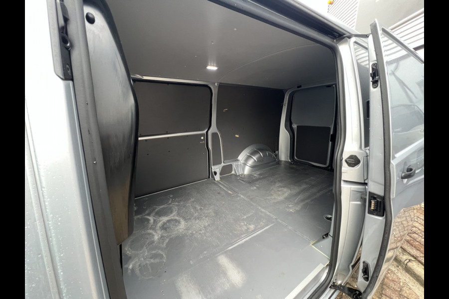 Volkswagen Transporter 2.0 TDI L2H1 30 Aut./ 2x Schuifdeur/Standkachel