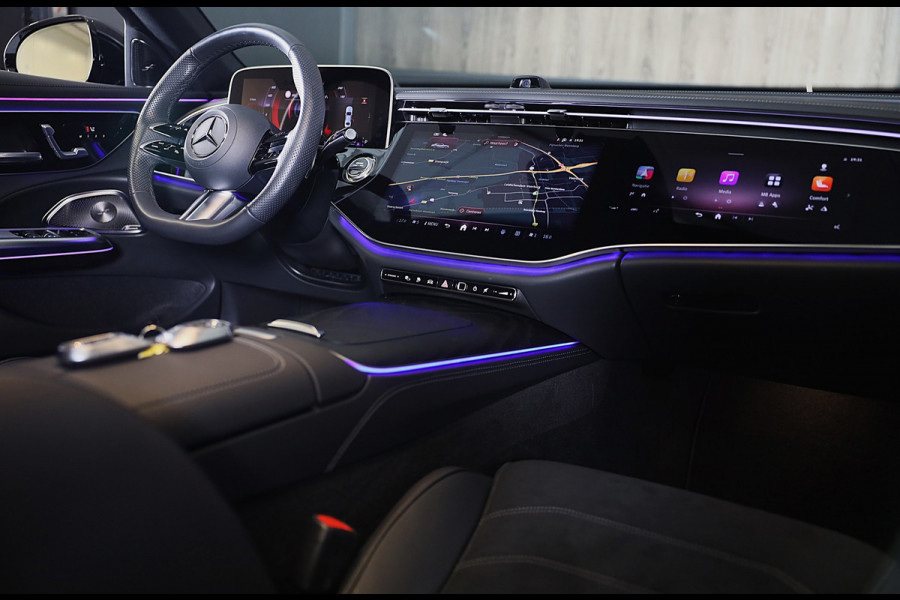 Mercedes-Benz E-Klasse 300 e AMG 53 Look / Head Up / Luchtvering / Burmester 4D / HYPERSCREEN / Acc / Memory / Open Pano / 20 Inch