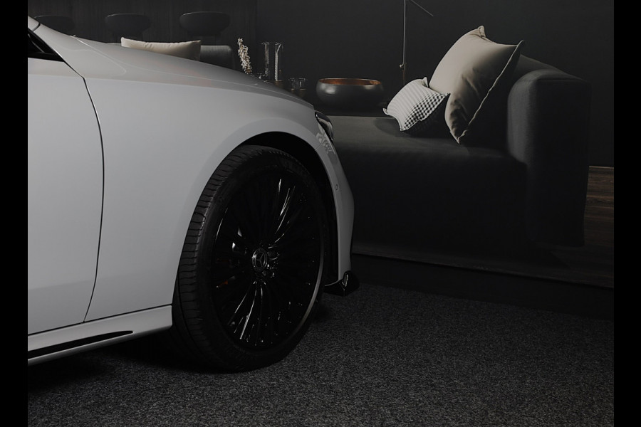 Mercedes-Benz E-Klasse 300 e AMG 53 Look / Head Up / Luchtvering / Burmester 4D / HYPERSCREEN / Acc / Memory / Open Pano / 20 Inch