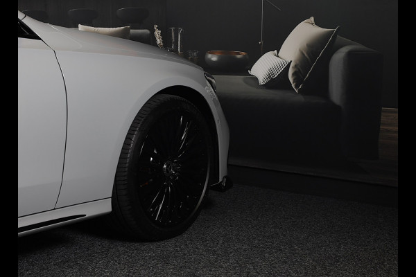 Mercedes-Benz E-Klasse 300 e AMG 53 Look / Head Up / Luchtvering / Burmester 4D / HYPERSCREEN / Acc / Memory / Open Pano / 20 Inch