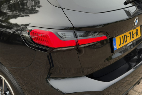 BMW 2 Serie Active Tourer M-Sport | Massage | Memory | Trekhaak | Comfort Acces | Stuur+Stoelverwarming