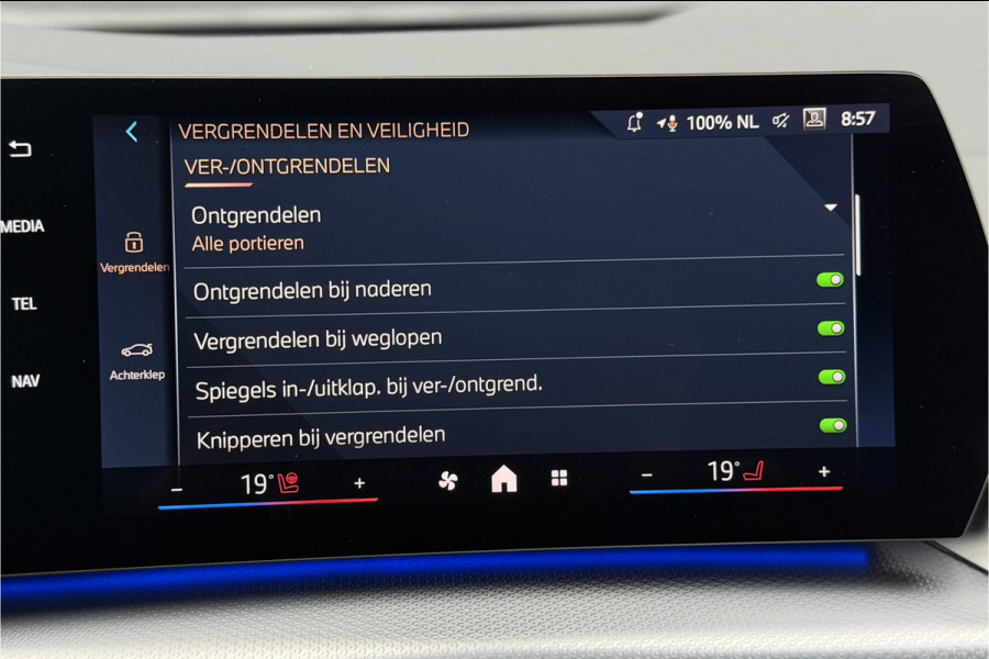 BMW 2 Serie Active Tourer M-Sport | Massage | Memory | Trekhaak | Comfort Acces | Stuur+Stoelverwarming