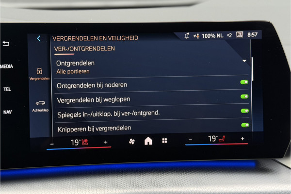 BMW 2 Serie Active Tourer M-Sport | Massage | Memory | Trekhaak | Comfort Acces | Stuur+Stoelverwarming