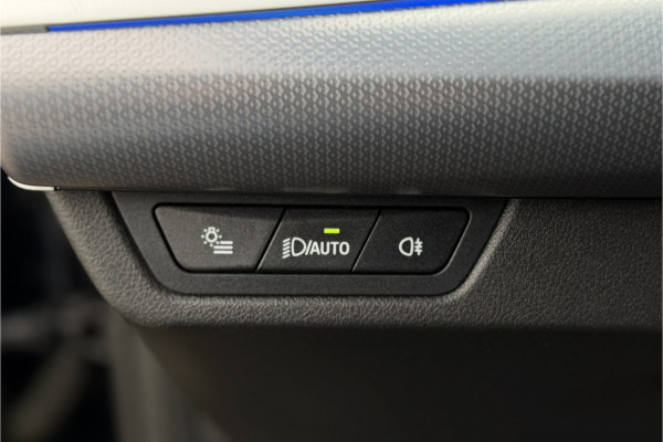 BMW 2 Serie Active Tourer M-Sport | Massage | Memory | Trekhaak | Comfort Acces | Stuur+Stoelverwarming