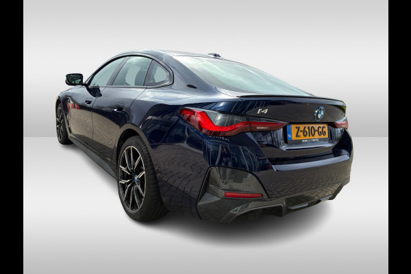 BMW i4 eDrive35 High Executive 70 kWh / Trekhaak / Schuifdak / 360Camera / Head-up / Harman Kardon / Leder / 19'' / Keyless / Sfeerverlichting / Stuur+Stoelverwarming / Dodehoek / DAB / ACC