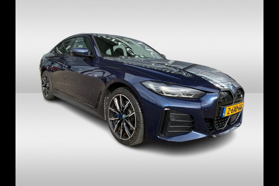 BMW i4 eDrive35 High Executive 70 kWh / Trekhaak / Schuifdak / 360Camera / Head-up / Harman Kardon / Leder / 19'' / Keyless / Sfeerverlichting / Stuur+Stoelverwarming / Dodehoek / DAB / ACC