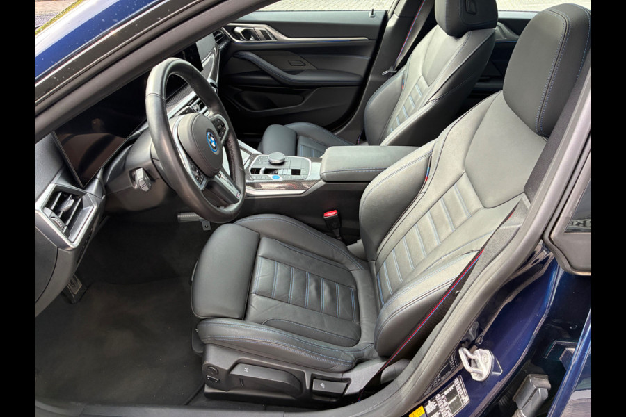BMW i4 eDrive35 High Executive 70 kWh / Trekhaak / Schuifdak / 360Camera / Head-up / Harman Kardon / Leder / 19'' / Keyless / Sfeerverlichting / Stuur+Stoelverwarming / Dodehoek / DAB / ACC