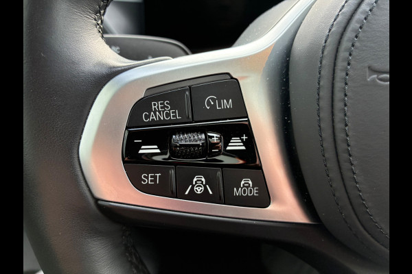 BMW i4 eDrive35 High Executive 70 kWh / Trekhaak / Schuifdak / 360Camera / Head-up / Harman Kardon / Leder / 19'' / Keyless / Sfeerverlichting / Stuur+Stoelverwarming / Dodehoek / DAB / ACC