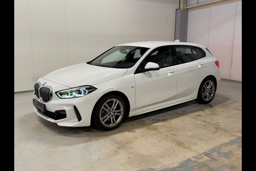 BMW 1-serie 118i Executive Edition | NAP | M-SPORT | SHADOW LINE | VIRTUAL DASH