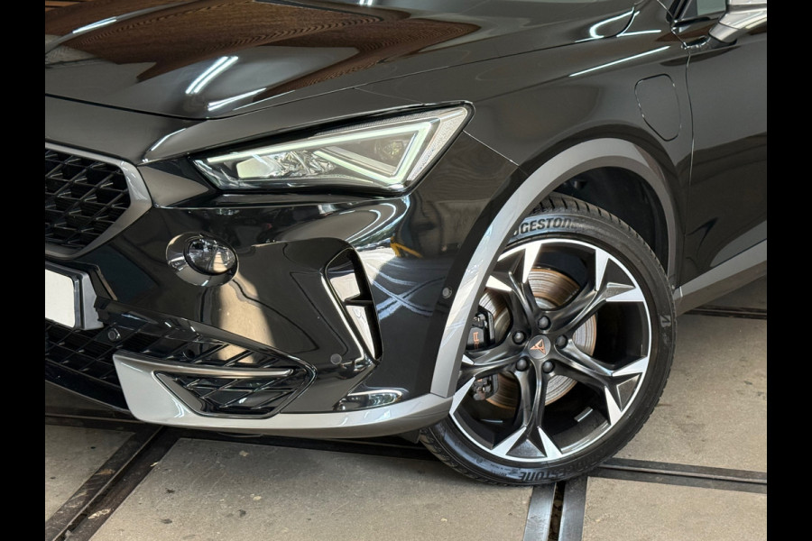 CUPRA Formentor 1.4 e-Hybrid VZ Performance | 245PK | 19” |CAMERA | CARPLAY | MATRIX LED |WINTERPACK | KUIPSTOELEN
