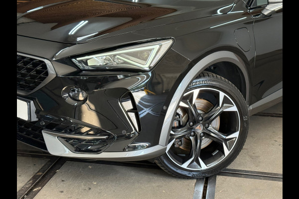 CUPRA Formentor 1.4 e-Hybrid VZ Performance | 245PK | 19” |CAMERA | CARPLAY | MATRIX LED |WINTERPACK | KUIPSTOELEN
