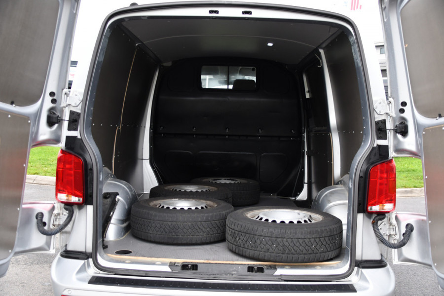 Volkswagen Transporter 2.0 TDI L1H1 30 Bulli MARGE! Virtual, Cruise, LED, Camera, 150pk, Sensoren, NAVI, Automaat, Multimedia, Uniek!