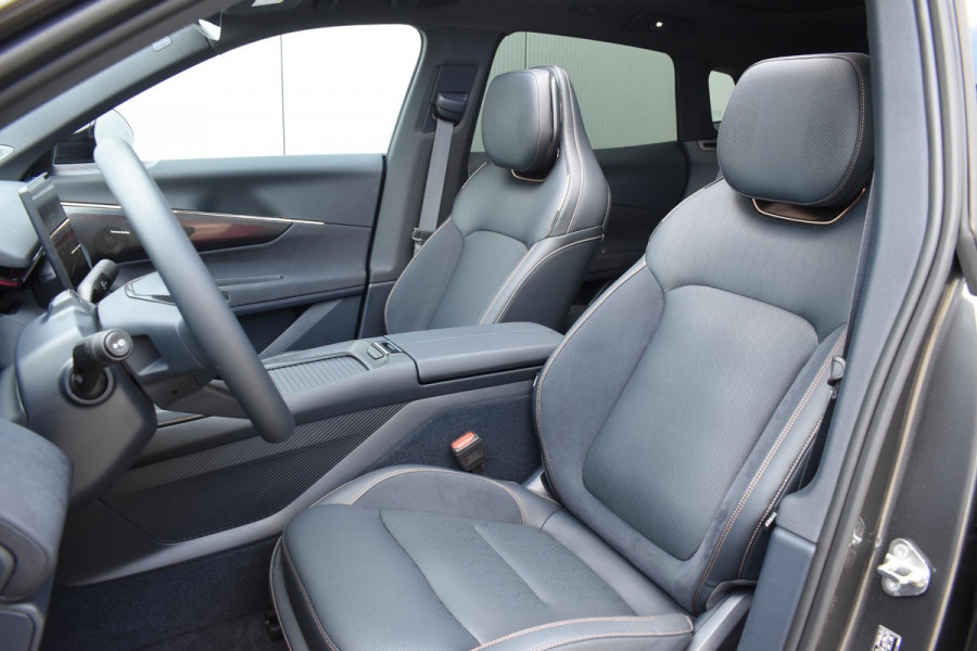 Lynk & Co 08 350PK Automaat More / Stoelventilatie / Massage / Adaptieve cruise control / Panoramadak / Stoelverwarming / Harman Kardon audio / Apple carplay / Parkeersensoren met 360 camera / Elektrische stoelen / BLIS