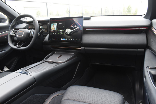 Lynk & Co 08 350PK Automaat More / Stoelventilatie / Massage / Adaptieve cruise control / Panoramadak / Stoelverwarming / Harman Kardon audio / Apple carplay / Parkeersensoren met 360 camera / Elektrische stoelen / BLIS