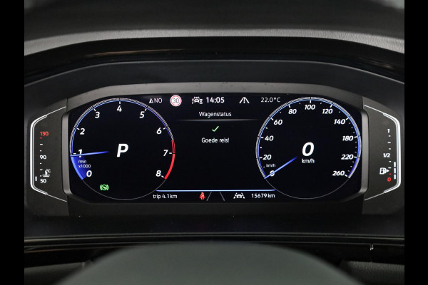 Volkswagen T-Roc 1.5 TSI R-Line 150 pk Automaat (DSG) | Verlengde garantie | Navigatie | Panoramadak | Trekhaak (afneembaar) | Parkeersensoren (Park assist) | Achteruitrijcamera | Black Style pakket | R-Line |