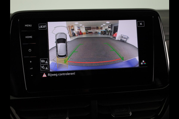 Volkswagen T-Roc 1.5 TSI R-Line 150 pk Automaat (DSG) | Verlengde garantie | Navigatie | Panoramadak | Trekhaak (afneembaar) | Parkeersensoren (Park assist) | Achteruitrijcamera | Black Style pakket | R-Line |