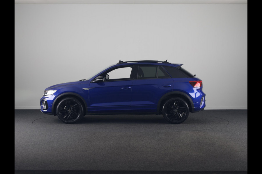 Volkswagen T-Roc 1.5 TSI R-Line 150 pk Automaat (DSG) | Verlengde garantie | Navigatie | Panoramadak | Trekhaak (afneembaar) | Parkeersensoren (Park assist) | Achteruitrijcamera | Black Style pakket | R-Line |