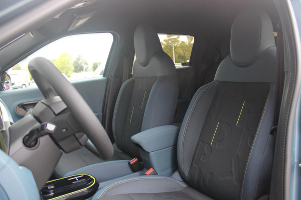 Fiat Grande Panda 1.2 Hybrid 110PK ICON STYLE | APPLE CARPLAY/ANDROID AUTO | CRUISE CONTROL | PARKEERSENSOREN ACHTER | LED KOPLAMPEN | LICHTMETALEN VELGEN 16" | DAB+ RADIO | EXTRA GETINTE ACHTERRUITEN || ELEKTRISCHE RAMEN VOOR / ACHTER | CENTRALEVERGRENDELING  MET AFSTANDBEDIENING | WIND GELEIDERS OP DE RAMEN RONDOM | DAKRAILS |