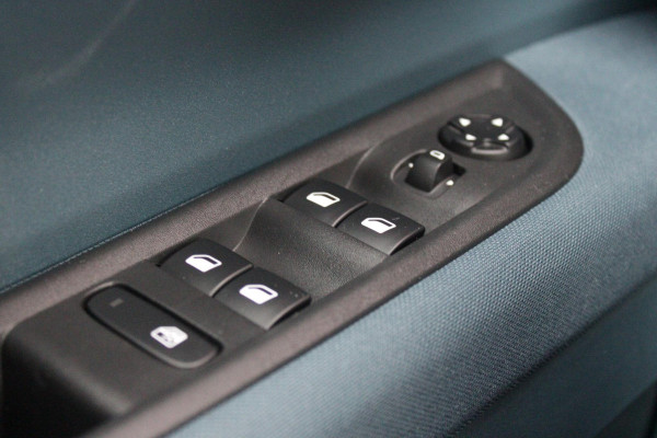 Fiat Grande Panda 1.2 Hybrid 110PK ICON STYLE | APPLE CARPLAY/ANDROID AUTO | CRUISE CONTROL | PARKEERSENSOREN ACHTER | LED KOPLAMPEN | LICHTMETALEN VELGEN 16" | DAB+ RADIO | EXTRA GETINTE ACHTERRUITEN || ELEKTRISCHE RAMEN VOOR / ACHTER | CENTRALEVERGRENDELING  MET AFSTANDBEDIENING | WIND GELEIDERS OP DE RAMEN RONDOM | DAKRAILS |