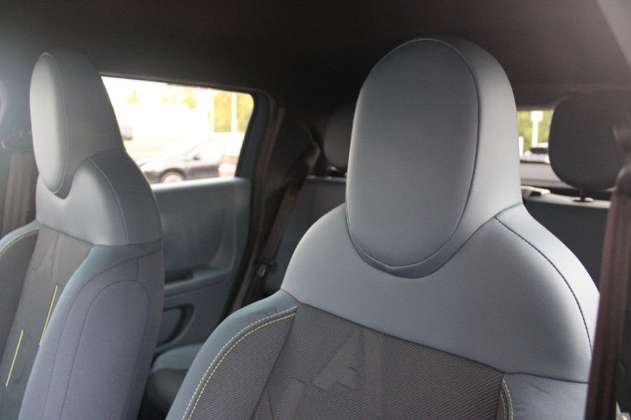 Fiat Grande Panda 1.2 Hybrid 110PK ICON STYLE | APPLE CARPLAY/ANDROID AUTO | CRUISE CONTROL | PARKEERSENSOREN ACHTER | LED KOPLAMPEN | LICHTMETALEN VELGEN 16" | DAB+ RADIO | EXTRA GETINTE ACHTERRUITEN || ELEKTRISCHE RAMEN VOOR / ACHTER | CENTRALEVERGRENDELING  MET AFSTANDBEDIENING | WIND GELEIDERS OP DE RAMEN RONDOM | DAKRAILS |