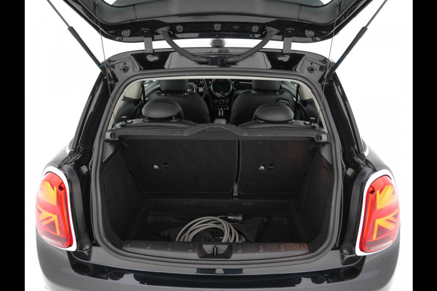 MINI Electric MINI Yours 33 kWh [3-Fase-11kW] {SoH-96%} (INCL-BTW) Aut. *HEATPUMP | LEATHER-ALCANTARA | FULL-LED | NAVI-FULLMAP | SPORTSEATS | AMBIENTLIGHT | DIGI-COCKPIT | DAB+ | ECC | PDC | CRUISE | 16''ALU*