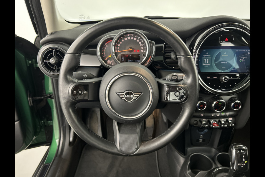 MINI 5-deurs 1.5 Cooper Camden /Panodak/Leder/Carplay/Cruise control