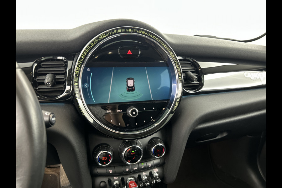 MINI 5-deurs 1.5 Cooper Camden /Panodak/Leder/Carplay/Cruise control
