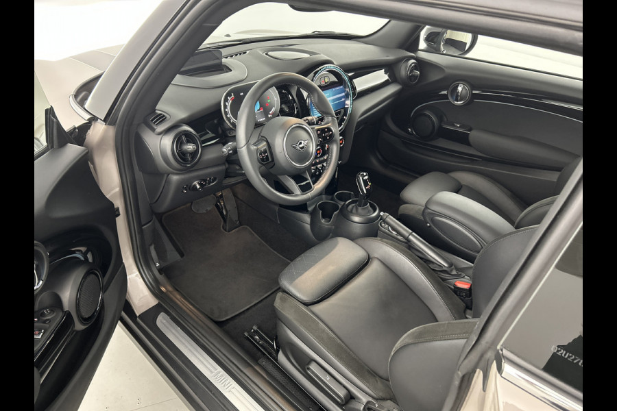MINI 3-deurs 1.5 Cooper MINI Classic /Panodak/HUD/Cruise/stoelV/Keyless