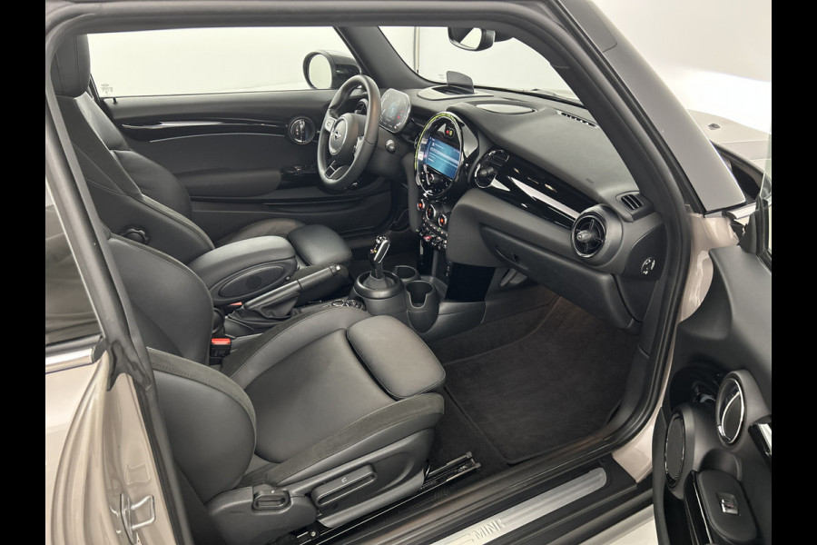 MINI 3-deurs 1.5 Cooper MINI Classic /Panodak/HUD/Cruise/stoelV/Keyless