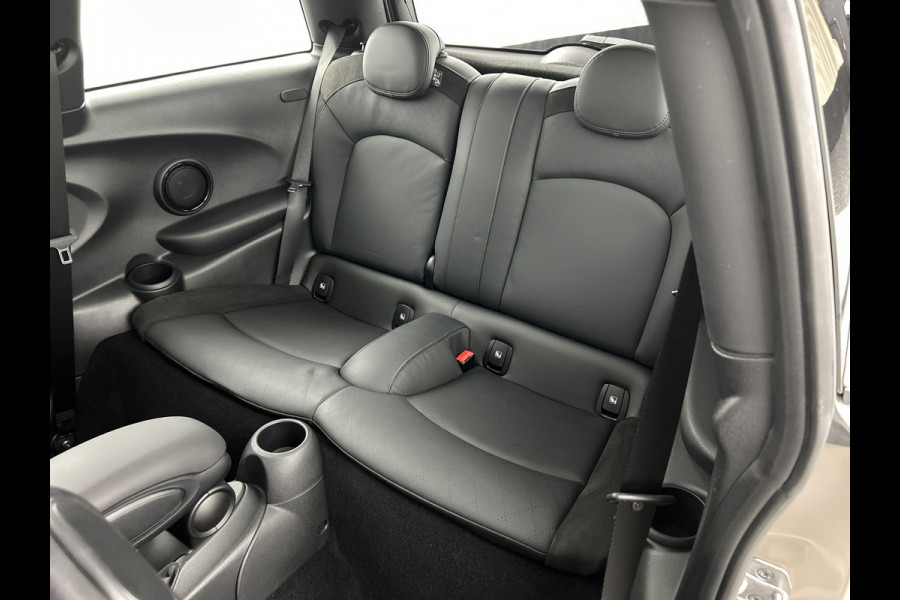 MINI 3-deurs 1.5 Cooper MINI Classic /Panodak/HUD/Cruise/stoelV/Keyless