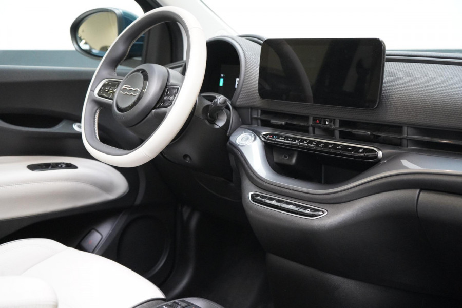 Fiat 500E Cabrio La Prima 42 kWh SoH 94,9% | Leder | Stoelverwarming | Lm velgen | Navigatie | Carplay