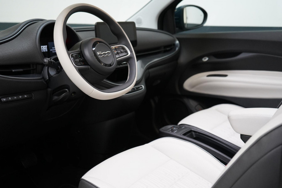Fiat 500E Cabrio La Prima 42 kWh SoH 94,9% | Leder | Stoelverwarming | Lm velgen | Navigatie | Carplay