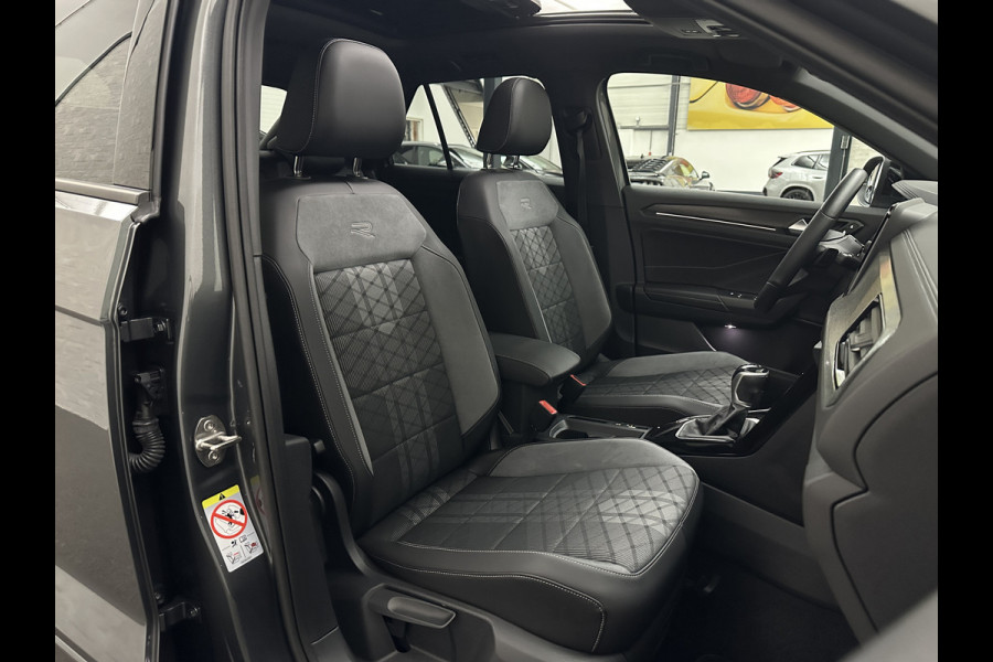 Volkswagen T-Roc 1.5 TSI R-Line | Panorama | IQ-Light | ACC | Black-Line | Keyless-Entry | 19 inch | Carplay | Stuurverwarming | Dodehoek | Virtual-Cockpit | Stoelverwarming | Leder Dashboard | Climate Control | Autom. Parkeren | Autom. Achterklep | Draadloos Laden |